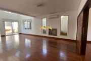 Casa à Venda com 608m², 4 dormitórios, 4 suítes, 2 salas e 8 vagas!!!