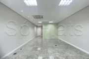 Sala Comercial em Alphaville com 45m² e 1 vaga.