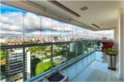 Condomínio Torre de Cristal Avenida Açocê, 92. Cobertura à venda em Moema, 377 m², 3 suítes, varanda com piscina, 6 vagas e lazer. Vista para o Parque Ibirapuera