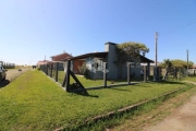 Casa à venda, com 3 quartos/dormitórios, 2 vagas/box, na praia de Xangri-Lá/RS