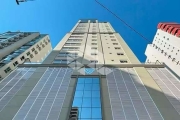 Apartamento novo com 3 suítes e 3 vagas no Centro de Balneário Camboriú