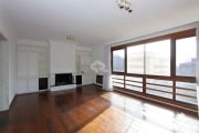 Apartamento com  3 dormitórios no bairro Auxiliadora,.