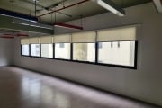 Sala comercial reformada à venda, 74 metros quadrados e 2 vagas, Vila Mariana, São Paulo-SP