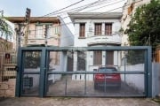 Casa de 4 dormitórios, 2 vagas de garagem, no bairro Rio Branco, em Porto Alegre/RS.