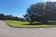 Terreno plano de esquina com área de 2600 m², em Cacupé - Florianópolis/SC.