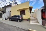 CASA COM 4 QUARTOS 1 VAGA DE GARAGEM NO CENTRO DE FLORIANÓPOLIS/SC