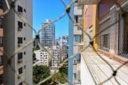 APARTAMENTO SEMIMOBILIADO COM 3 QUARTOS SENDO 1 SUÍTE E 1 VAGA DE GARAGEM NO CENTRO FLORIANÓPOLIS/SC