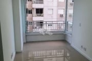 Apartamento de 2 Dormitorios e 1 Vaga  no Bairro Humaita