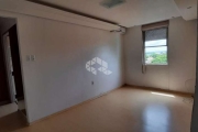 Apartamento 2 Dormitorios, andar alto de frente, com elevador, e vaga coberta. no Bairro Humaita, em Porto Alegre