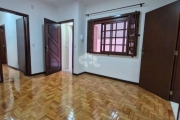 Apartamento 2 dormitórios no bairro São João em Porto Alegre!