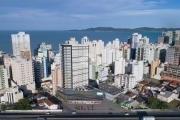 Apartamento alto padrão na meia praia com 03 suites e 02 vagas de garagem e 138,8 metros privativos