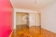 Apartamento a venda de 03 dormitórios no bairro Menino Deus com 01 vaga, de frente, arejado, em excelente localização na Av. Getúlio Vargas