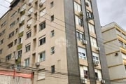 Apartamento 2 dorm/quartos,  62m2, elevador, reformado em frente a Redenção