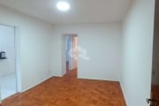 Apartamento 2 dormitórios com garagem no Menino Deus