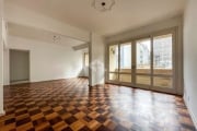 Apartamento com 3 quartos, localizado no Centro Histórico.