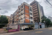 Excelente Apartamento de 1 dormitório amplo com banheiro, cozinha e área de serviço separada, elevador no centro histórico.