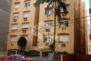 Apartamento 2 dormitórios com pátio no Centro