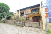 Casa Sobrado à venda no bairro Passo da Areia, em Porto Alegre.