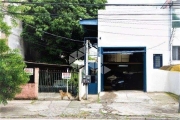 Terreno com 2 Casas e 1 Galpão em São João, Porto Alegre