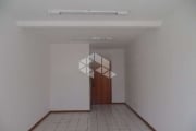 Conjunto com 6 salas individuais com 177 m2, bairro JD. Itú em Porto Alegre.