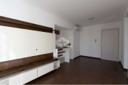 Apartamento semimobiliado, de dois dormitórios,  na Vila Nova.