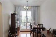 Apartamento de 2 dormitórios - 1 vaga de garagem - prédio com elevador - Bairro Cristal