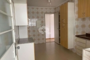 Apartamento em Saude