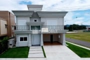 Casa com 3 suítes e 4 vagas, à venda no condomínio Caledônia em Camboriú/SC