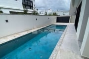 Casa nova com 262 m² privativos , 3 suítes, à venda no condomínio clube Caledônia em Camboriú/SC