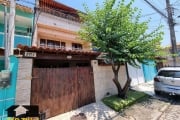 Cosmorama - Cond. Beija-Flor III, Triplex com 4 quartos sendo 1 suíte