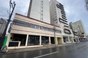 Conjunto comercial amplo, em localização privilegiada no bairro Cristo Rei;