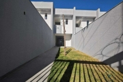 Casa Geminada à Venda em Planalto, Belo Horizonte - MG