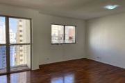 Apartamento no miolo de Moema,