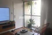 Apartamento no miolo de Moema,