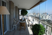 275m², 3 suites e 4 vagas em Moema.