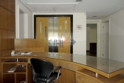 Conjunto Comercial, Andar inteiro, 700 mts da Avenida Paulista. 220 m2, 6 vagas, Ar Condicionado.