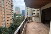 Apartamento 200m², 03 dormitórios, 04 banheiros e 03 vagas de garagem.  Portaria com Segurança, Portaria, piscina, academia, salão de festas e sauna.