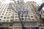 Apartamento 32m², 01 dormitório e 01 banheiro.   Condomínio com segurança e portaria.  Excelente localização