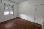 Apartamento 108m², 3 dormitórios e 2 banheiros.   Excelente localização, à 10 minutos andando para a Estação do Metrô São Joaquim.