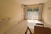 Apartamento 55m², 01 dormitório e 01 banheiro.  Condomínio com Segurança e Portaria.  Excelente localização.