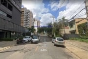 Loja 207m², 02 banheiros.  Excelente localização á 7 minutos andando para a Estação do Metrô Sumaré; entre as Ruas Capote Valente, Amália de Noronha