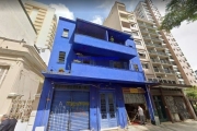 Apartamento 160m², 03 dormitórios e 02 banheiros.   Condomínio e portaria.  Excelente localização á 7 minutos andando para a estação do metrô