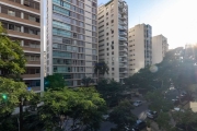 Apartamento 120m², 03 dormitórios (sendo 01 suíte), 03 banheiros e 01 vaga na garagem.  Condomínio com portaria, segurança, piscina,  churrasqueira