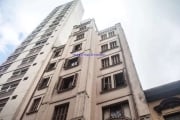 Apartamento 40m², 01 dormitório e 01 banheiro.  Condomínio com portaria, segurança 24hrs.  Excelente localização