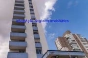 Apartamento 160m², 03 dormitórios (sendo 01 suíte), 04 banheiros e 01 vaga na garagem.  Condomínio com portaria, segurança 24hrs e salão de festa.