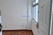 Apartamento 69m², 02 dormitórios, 02 banheiros e 01 vaga na garagem.   Condomínio com portaria.  Excelente localização.