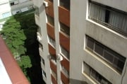 Apartamento 02 dormitórios e 02 banheiros.   Condomínio com portaria 24hrs.  Excenlente localização entre as Ruas Doutor Veiga Filho.