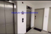 Conjunto Comercial 86m², 03 salas, 02 banheiros e 02 vagas na garagem.   Condomínio com portaria e segurança 24hrs.  Excelente localização.