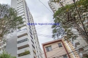 Apartamento 178m², 03 dormitórios (sendo suítes), 05 banheiros e 03 vagas na garagem.  Condomínio com portaria, segurança 24hrs, piscina.