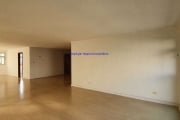 Apartamento 256m², 03 dormitórios (sendo 01 suíte), 03 banheiros e 03 vagas na garagem.  Condomínio com portaria, segurança 24hrs, salão de festa.